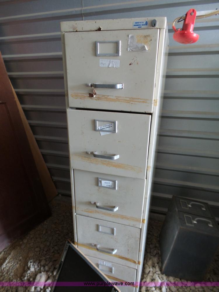 image for item BE9896 Assorted equipment