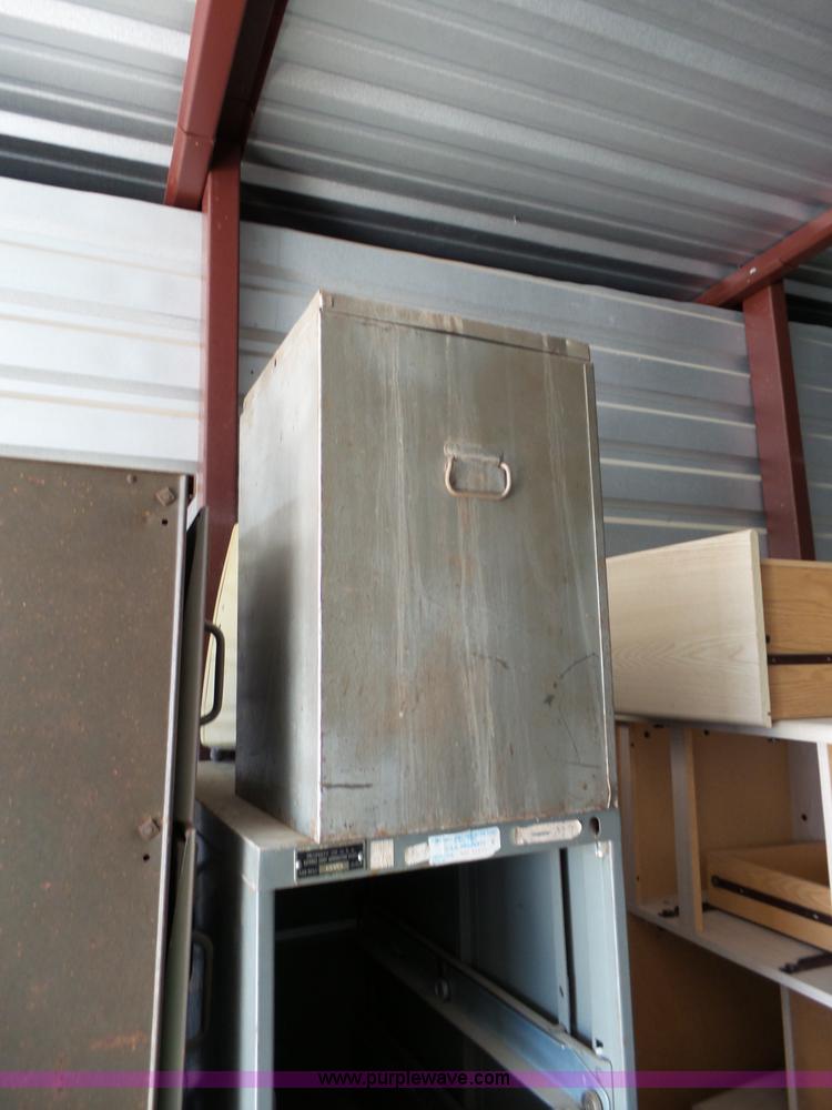 image for item BE9896 Assorted equipment