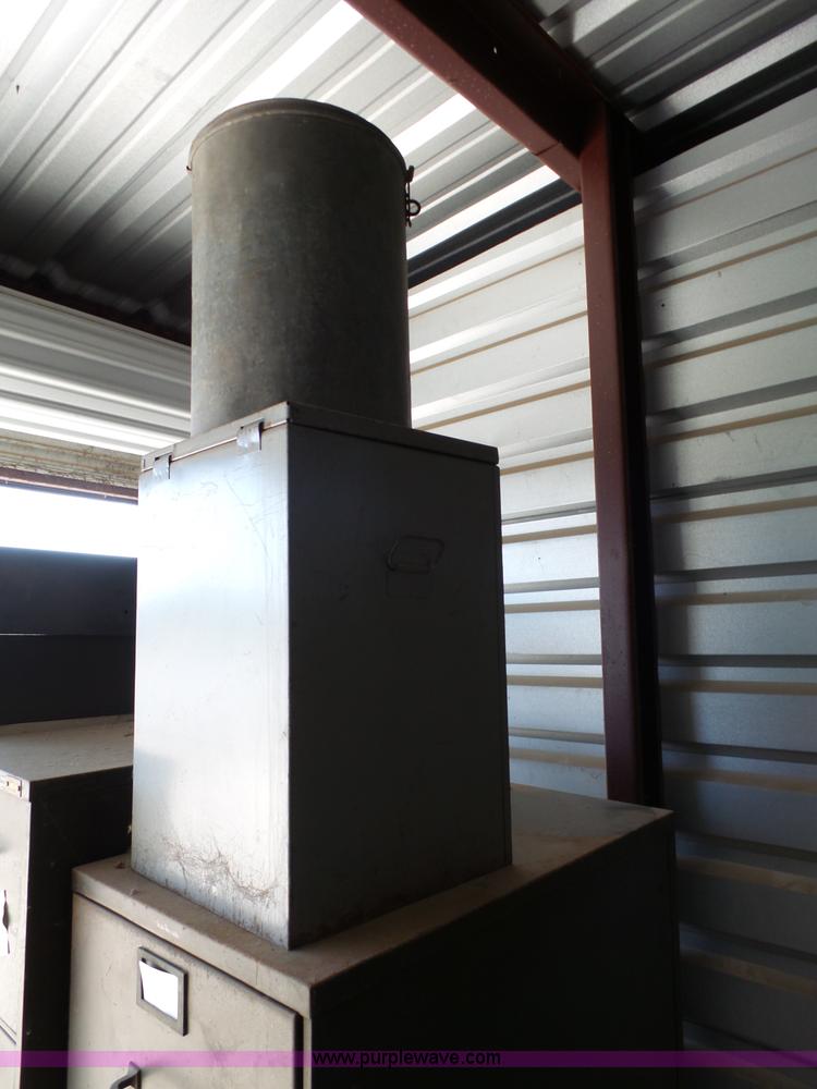 image for item BE9896 Assorted equipment