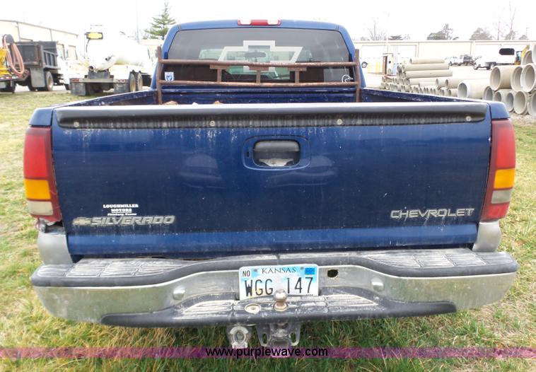 image for item BL9616 2000 Chevrolet Silverado 1500 Ext. Cab pickup truck