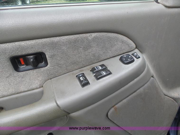 image for item BL9616 2000 Chevrolet Silverado 1500 Ext. Cab pickup truck