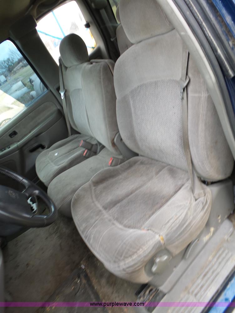 image for item BL9616 2000 Chevrolet Silverado 1500 Ext. Cab pickup truck