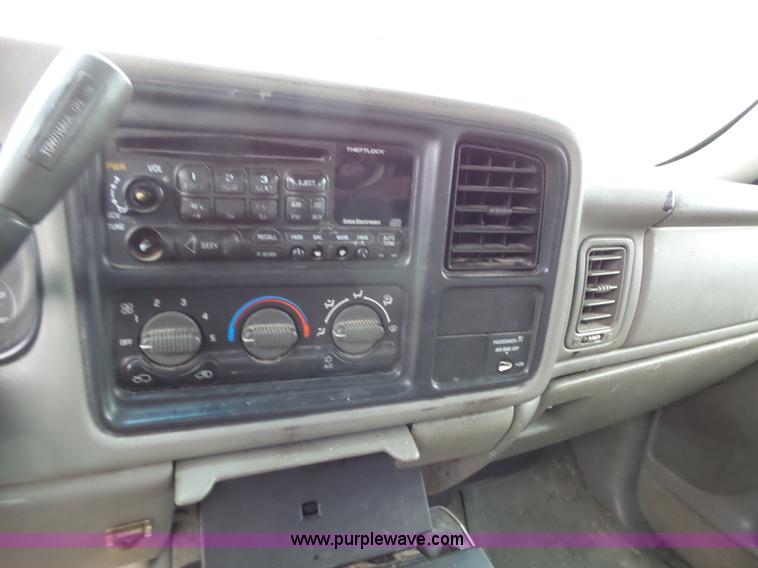 image for item BL9616 2000 Chevrolet Silverado 1500 Ext. Cab pickup truck