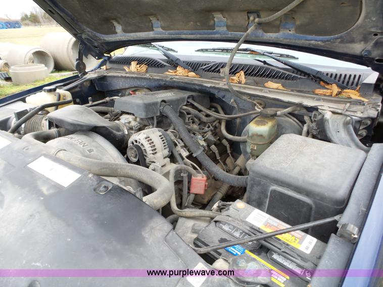 image for item BL9616 2000 Chevrolet Silverado 1500 Ext. Cab pickup truck