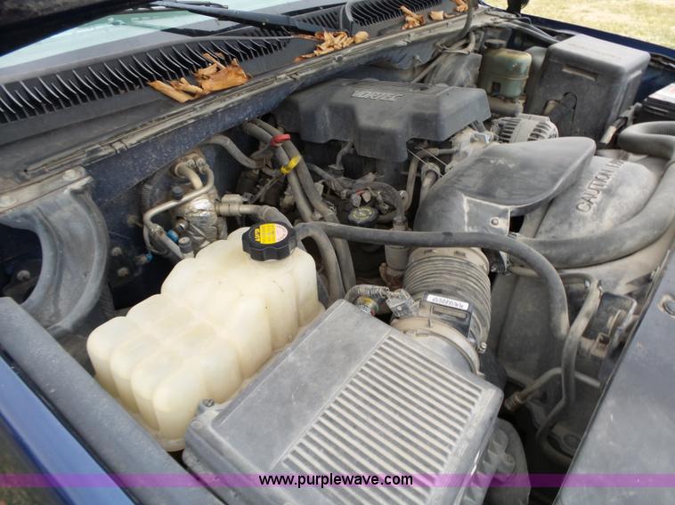 image for item BL9616 2000 Chevrolet Silverado 1500 Ext. Cab pickup truck