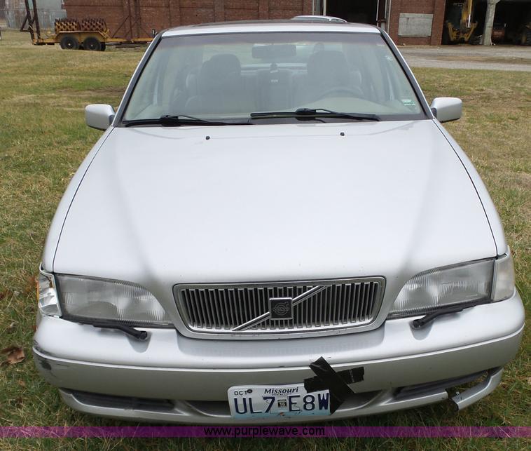 image for item BL9617 1998 Volvo S70 GLT