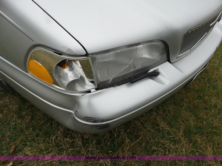 image for item BL9617 1998 Volvo S70 GLT
