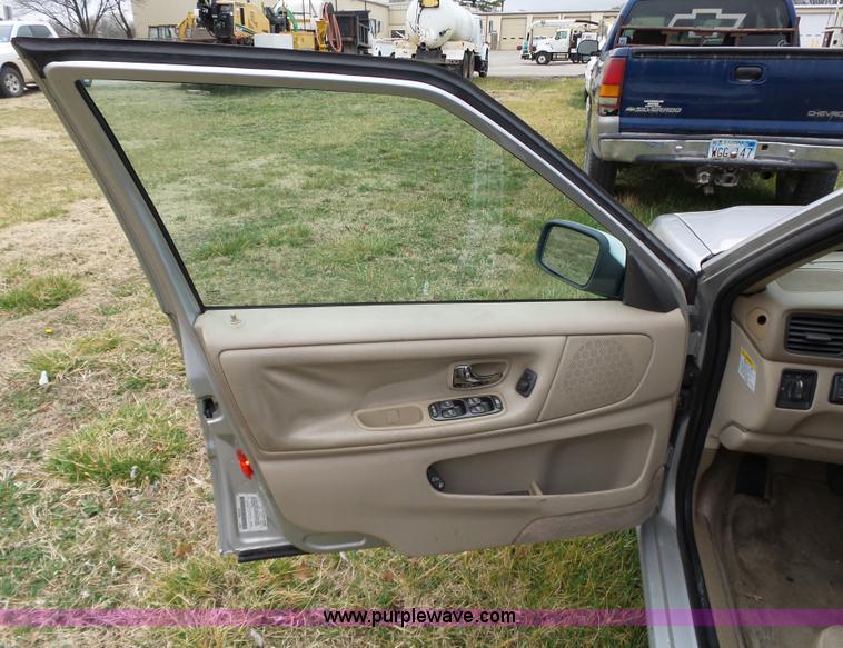 image for item BL9617 1998 Volvo S70 GLT