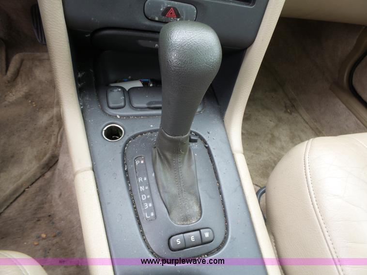 image for item BL9617 1998 Volvo S70 GLT