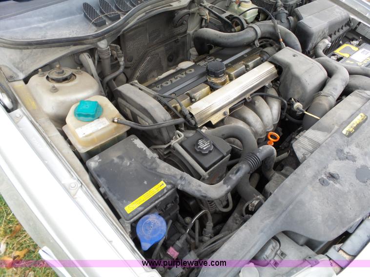 image for item BL9617 1998 Volvo S70 GLT