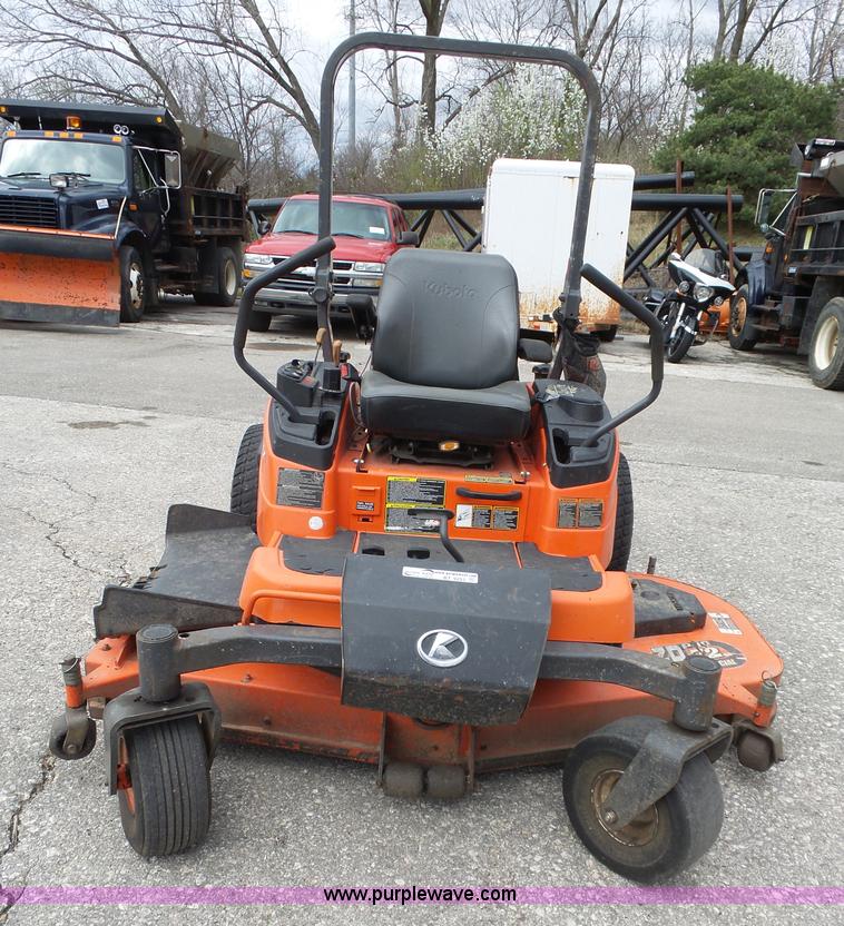 image for item BT9253 Kubota ZD331 riding mower