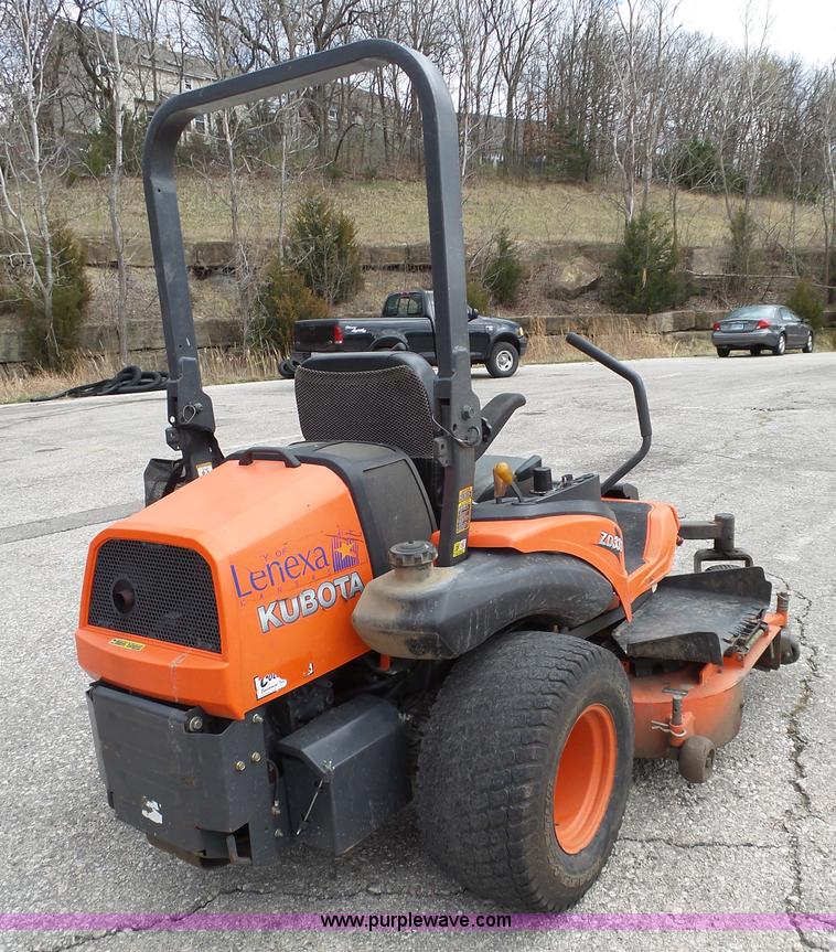 image for item BT9253 Kubota ZD331 riding mower