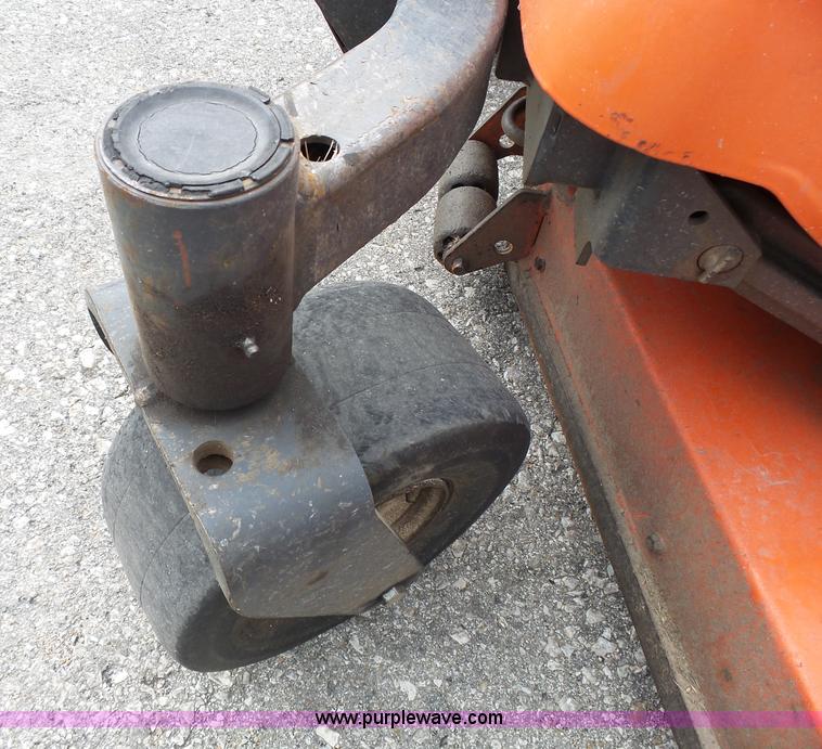 image for item BT9253 Kubota ZD331 riding mower