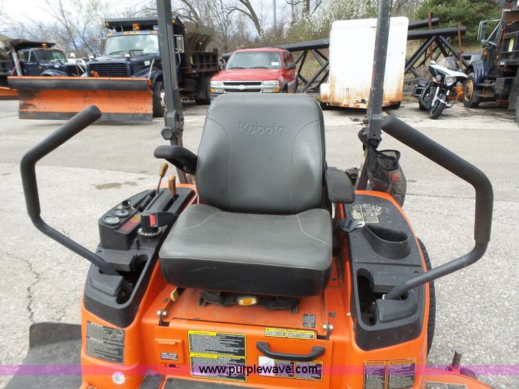 image for item BT9253 Kubota ZD331 riding mower
