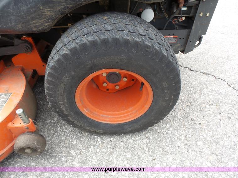 image for item BT9253 Kubota ZD331 riding mower
