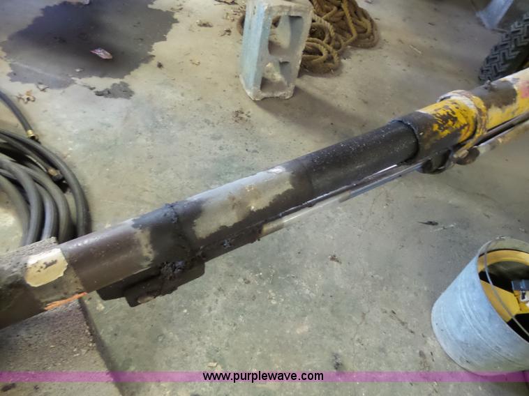 image for item BT9361 Vermeer 6 stump grinder