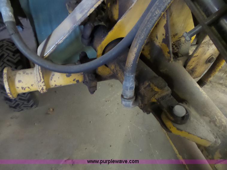 image for item BT9361 Vermeer 6 stump grinder