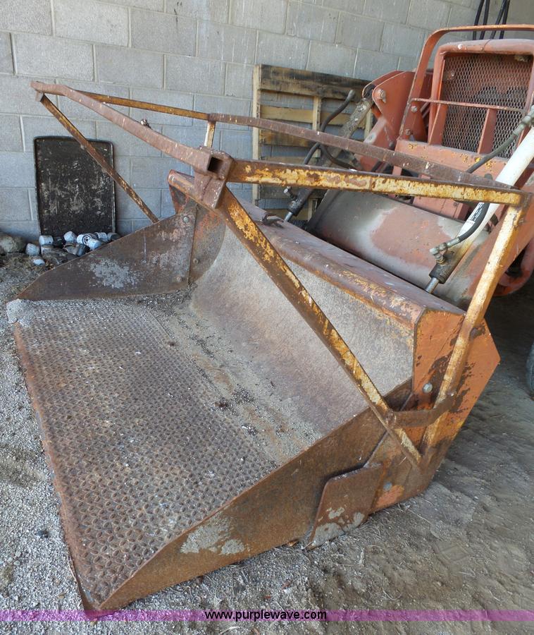 image for item BT9365 Ford 355 tractor