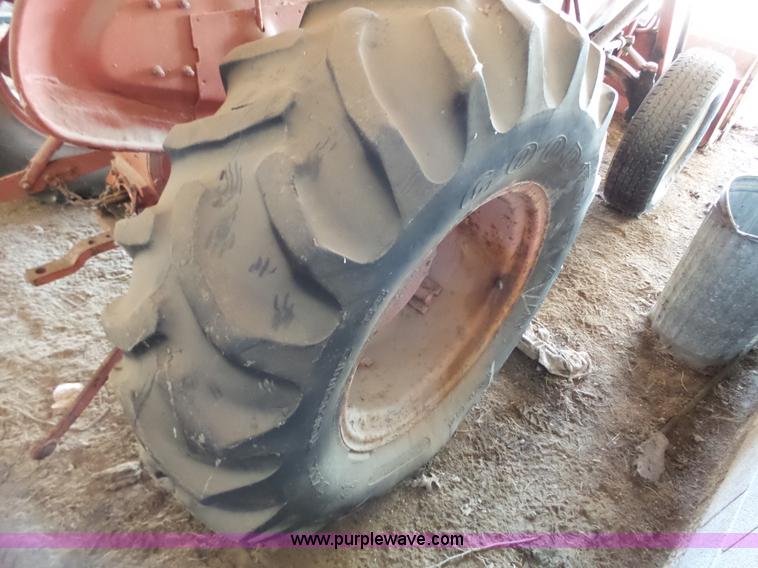 image for item BT9365 Ford 355 tractor