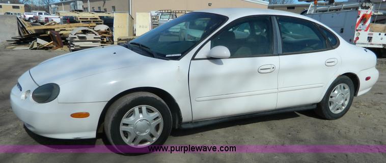 image for item BT9757 1999 Ford Taurus SE