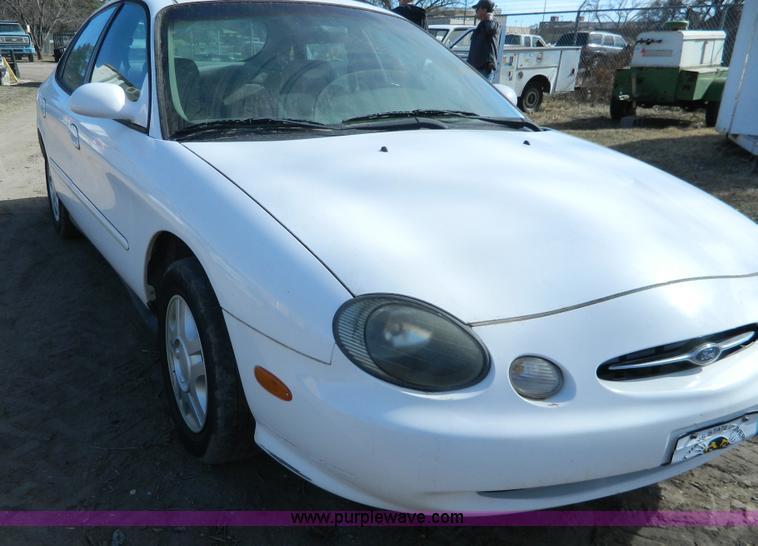 image for item BT9757 1999 Ford Taurus SE
