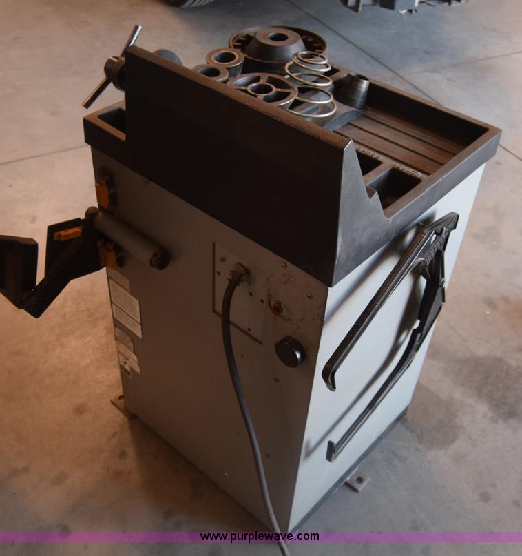 image for item BX9650 FMC 4100 tire balancer