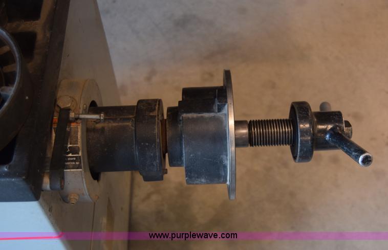 image for item BX9650 FMC 4100 tire balancer