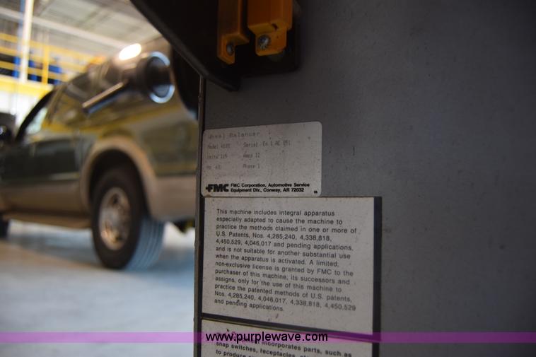 image for item BX9650 FMC 4100 tire balancer