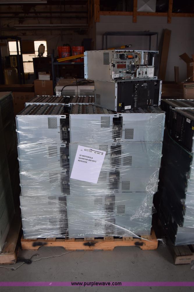 (32) Motorola Quantar 800 MHz repeaters in Wichita, KS Item BX9801