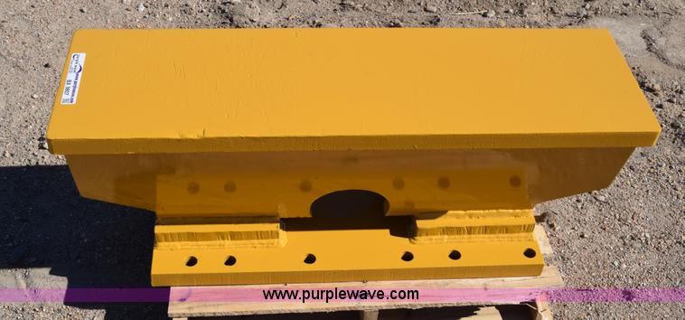 image for item BX9807 Caterpillar counter weight