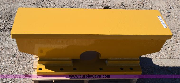 image for item BX9807 Caterpillar counter weight