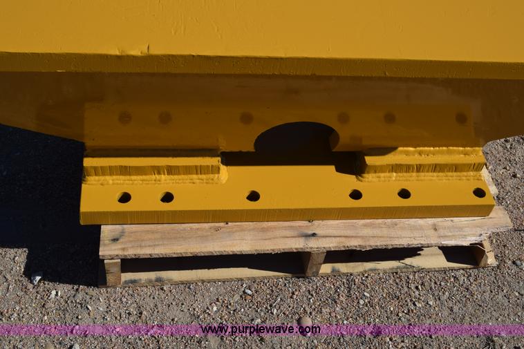 image for item BX9807 Caterpillar counter weight