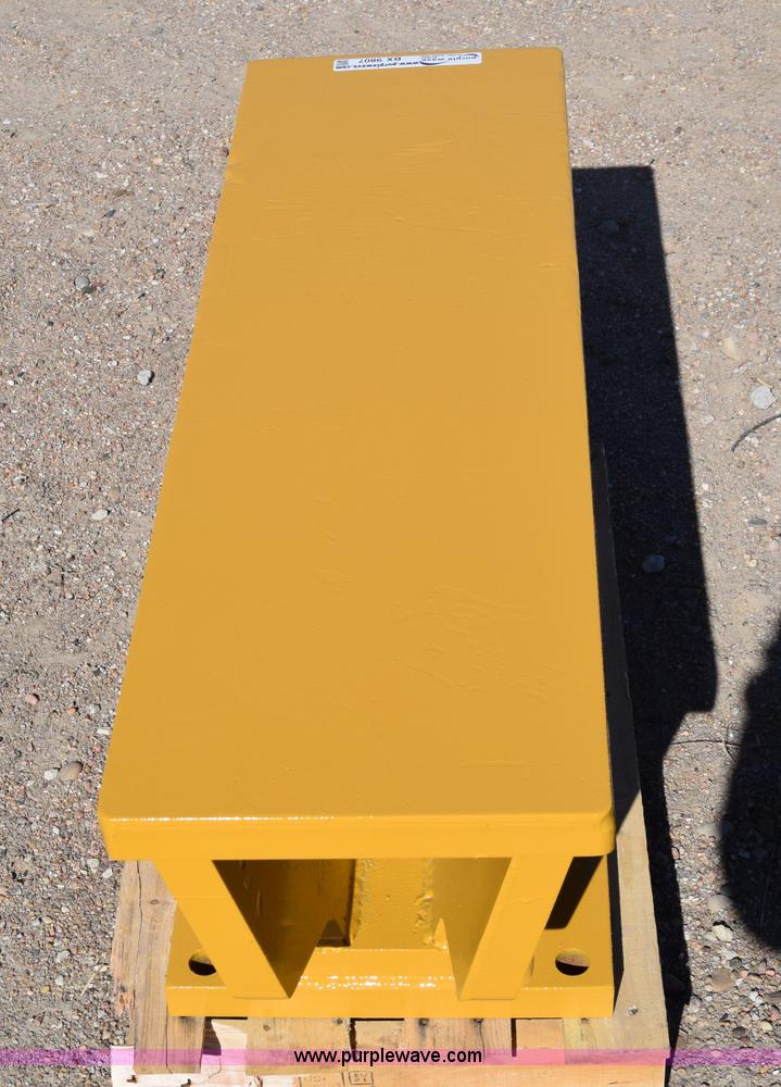 image for item BX9807 Caterpillar counter weight