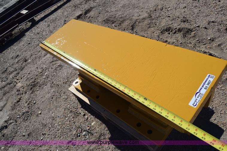 image for item BX9807 Caterpillar counter weight