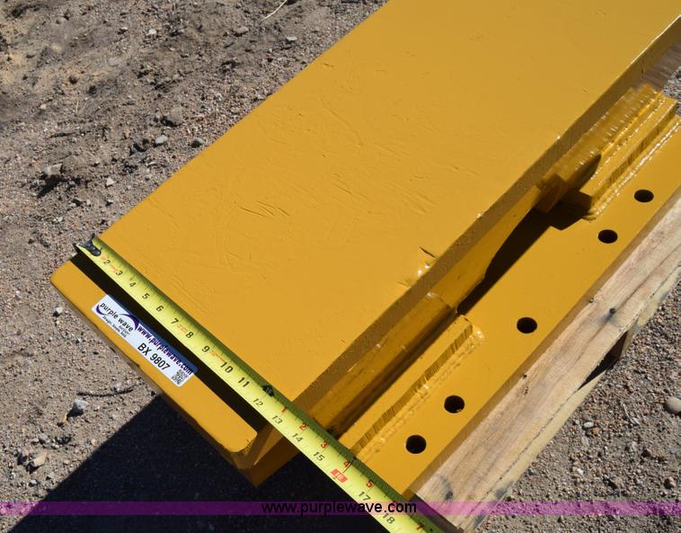 image for item BX9807 Caterpillar counter weight