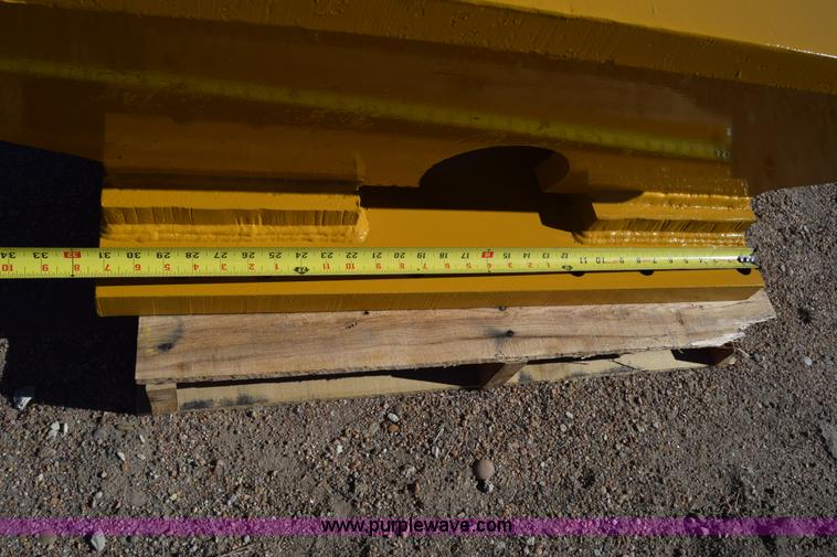 image for item BX9807 Caterpillar counter weight