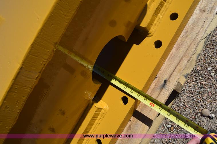 image for item BX9807 Caterpillar counter weight