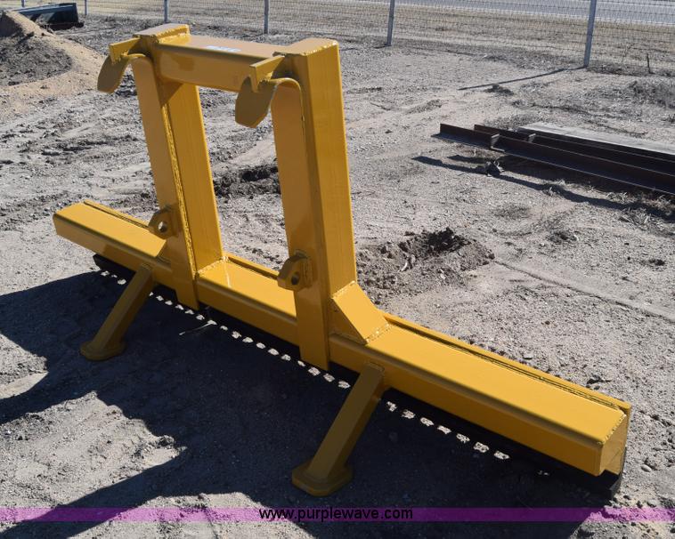 image for item BX9808 Caterpillar scarifier