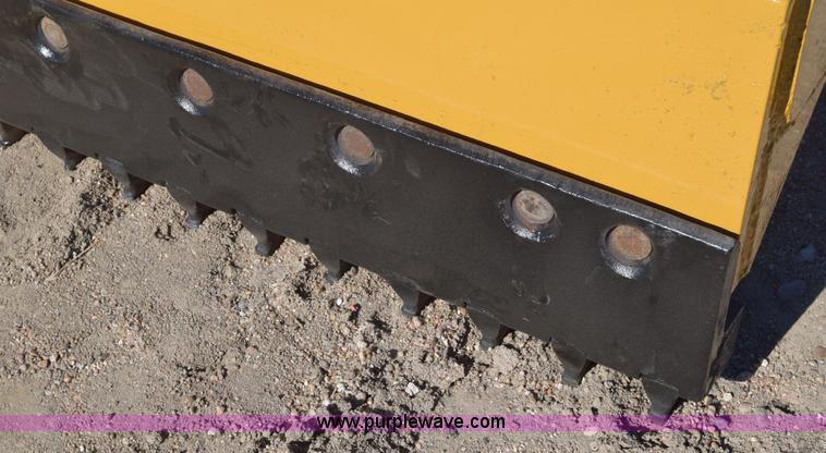 image for item BX9808 Caterpillar scarifier
