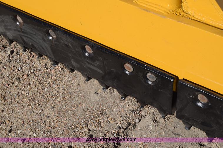 image for item BX9808 Caterpillar scarifier