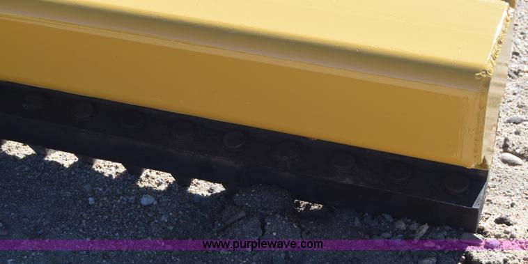 image for item BX9808 Caterpillar scarifier