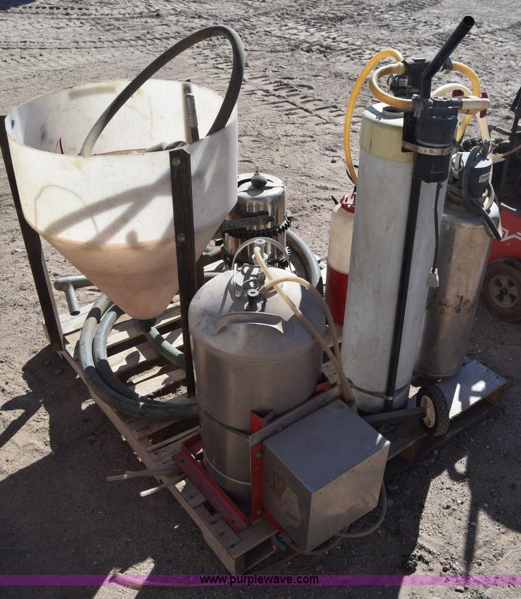 image for item BX9812 Assorted sprayers