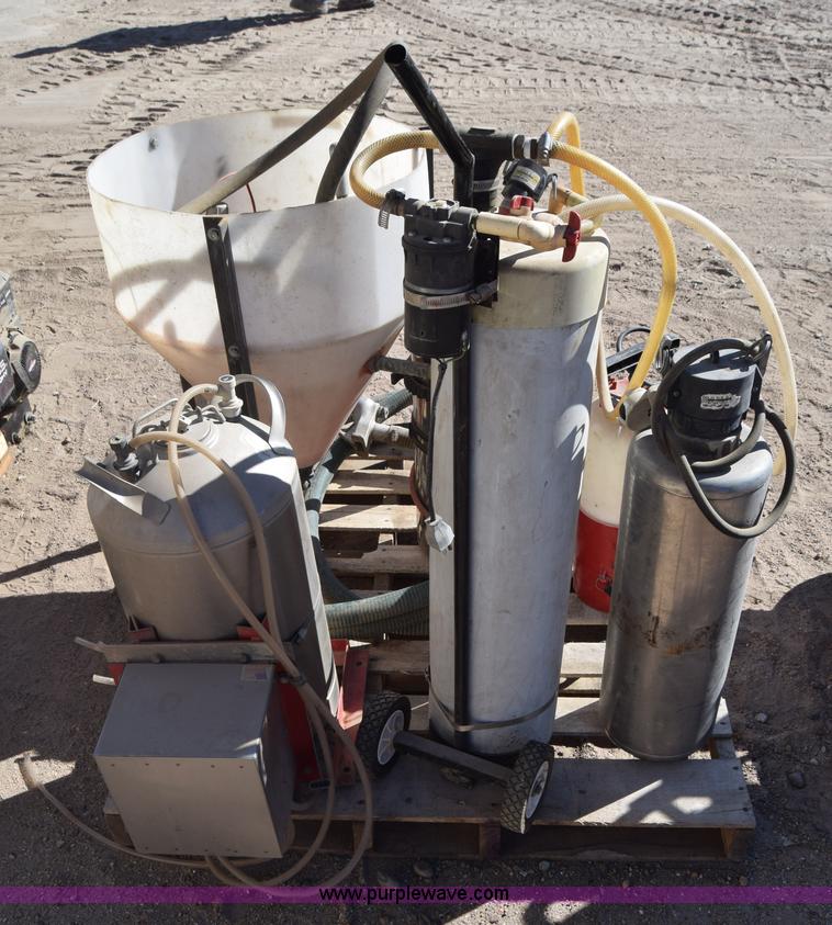 image for item BX9812 Assorted sprayers