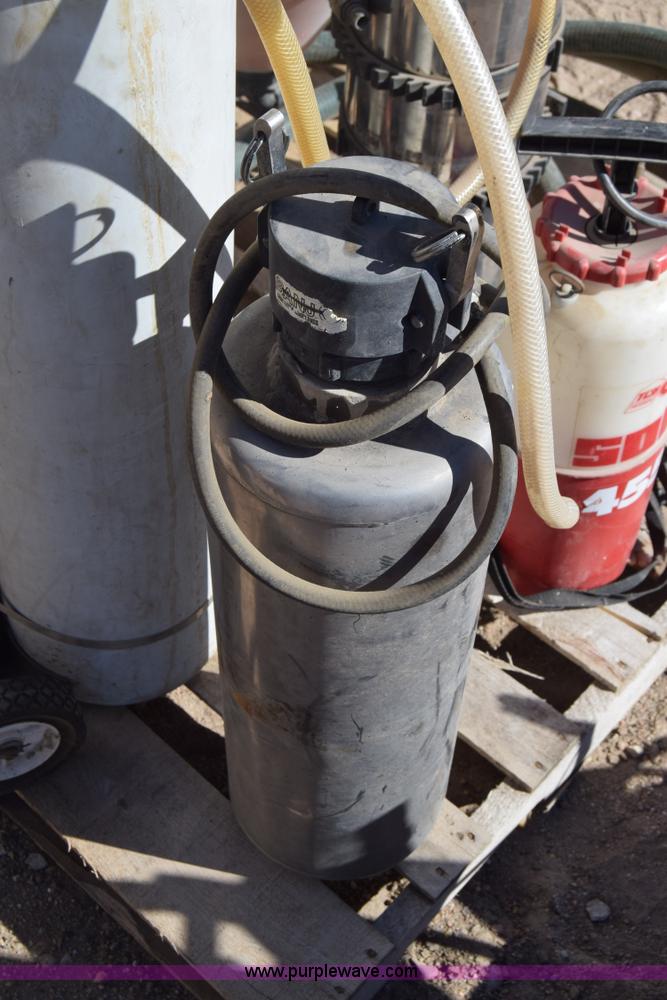 image for item BX9812 Assorted sprayers