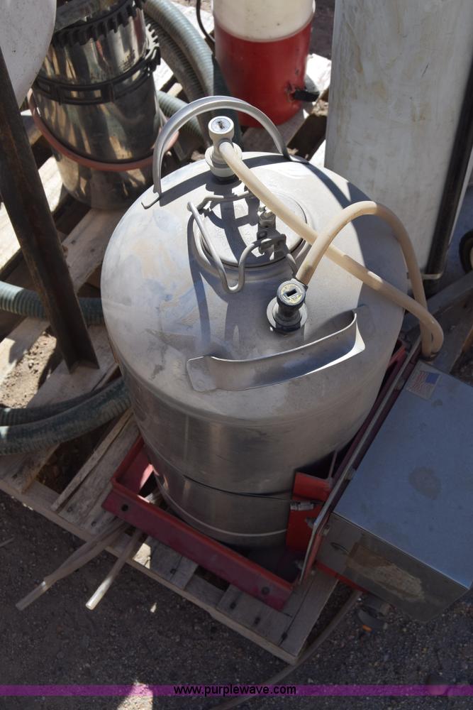 image for item BX9812 Assorted sprayers