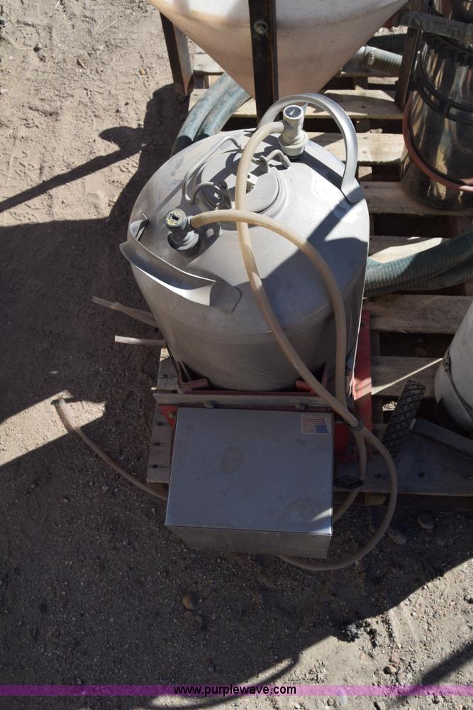 image for item BX9812 Assorted sprayers