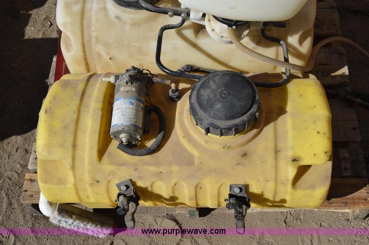 image for item BX9814 (4) sprayer tanks