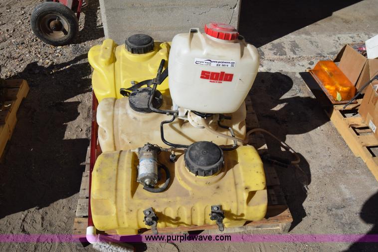 image for item BX9814 (4) sprayer tanks