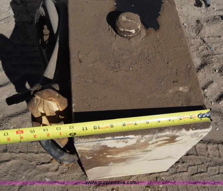 image for item BX9815 Hydraulic reservoir