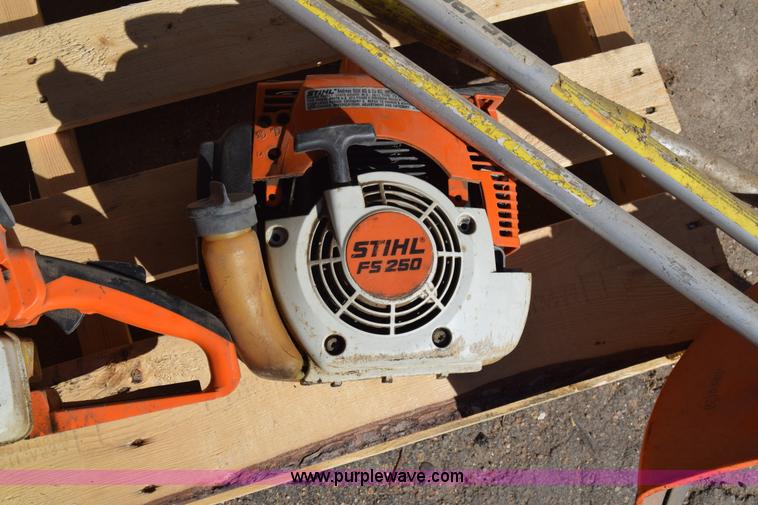 image for item BX9821 Assorted lawn and garden supplies